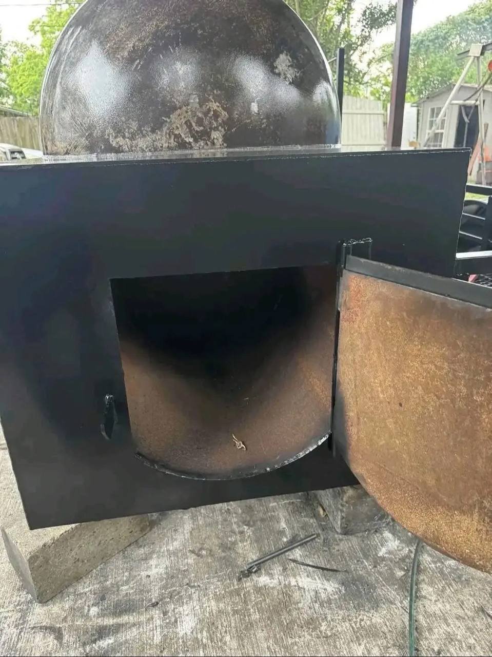 250-Gallon Offset Smoker with Santa Maria Grill - Image 7